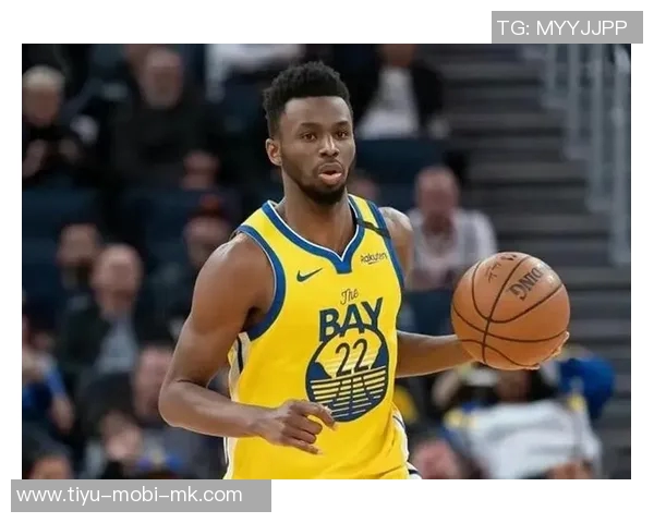 维金斯称赞鲍威尔赛季表现出色第四节关键时刻展现爆发力